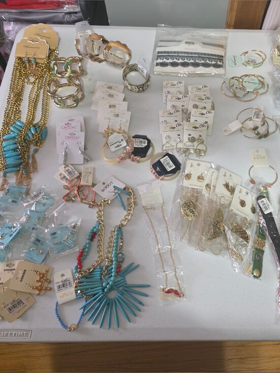 Jewelry - #1) Mixed Fashion Jewelry - Large Lot